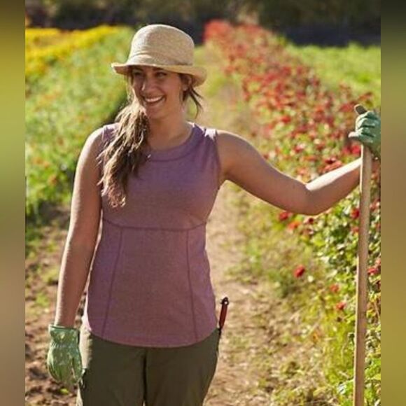 Duluth Trading Co Grow Better Tank - Picture 1 of 7